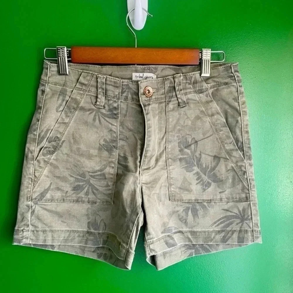 CLEARANCE! Women’s Tribal Jeans Shirts Tropical Olive Green EUC Size 2